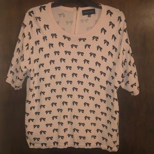 Quarter sleeve pink top with bows 🎀